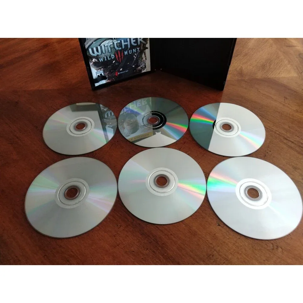 Witcher 3: Wild Hunt Complete Edition Rare 6 Discs Booklet & Code Key (used?)